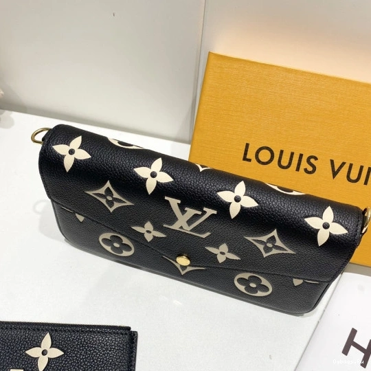 VUITTON POCHETTE FÉLICIE LOUIS 0215